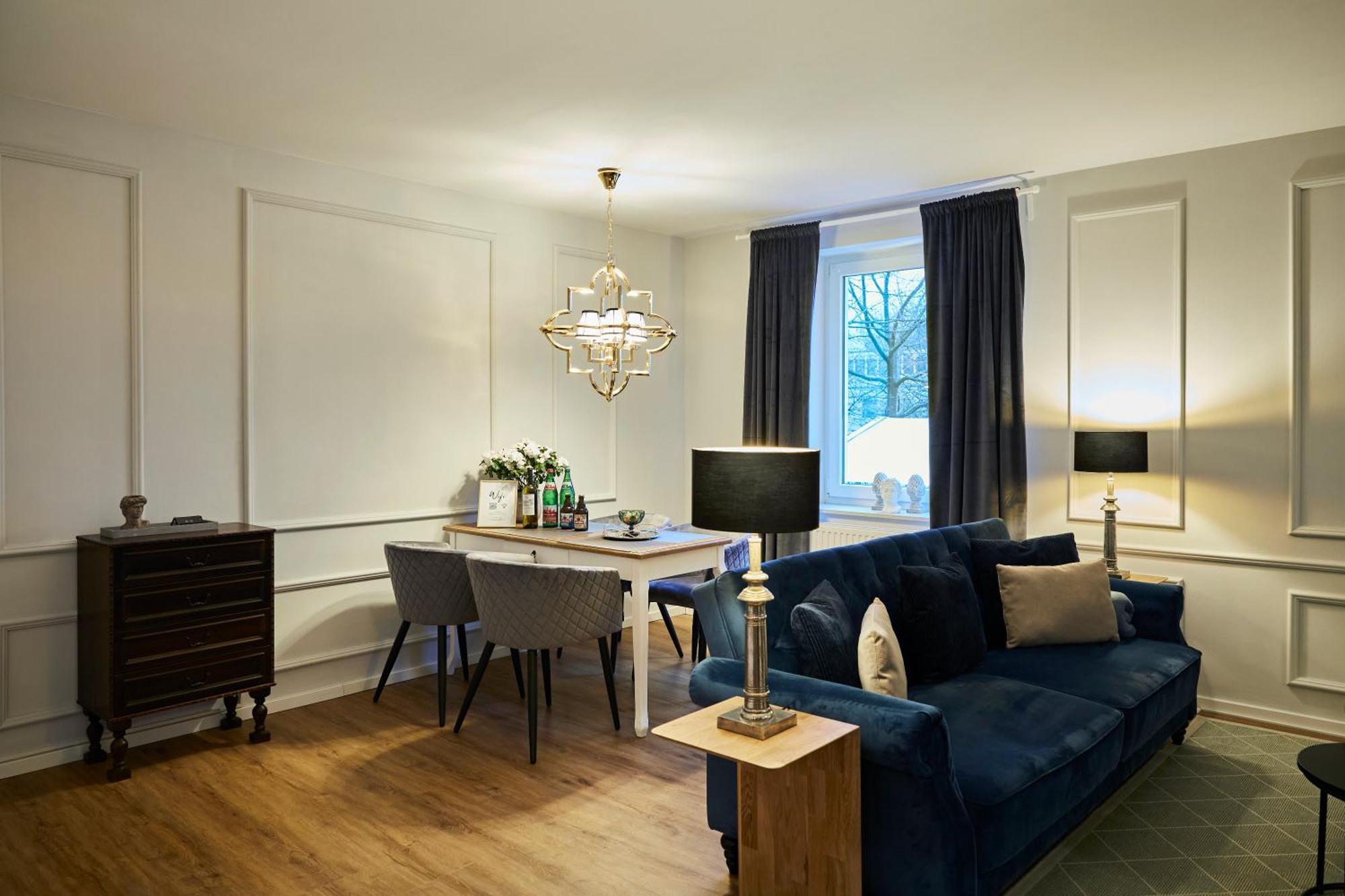 R B Apartment: Airport-adjacent Haven For Families And Professionals * Hamburg